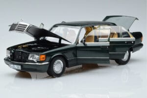 Mercedes 560 SEL W126 Tamsiai Žalia Metalinė Norev 1:18 B66040682 Metalas - nuotrauka 2 iš 7