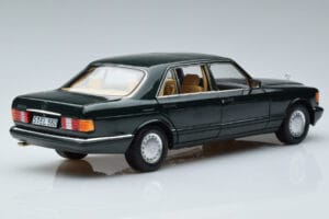 Mercedes 560 SEL W126 Tamsiai Žalia Metalinė Norev 1:18 B66040682 Metalas - nuotrauka 3 iš 7