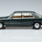 Mercedes 560 SEL W126 Tamsiai Žalia Metalinė Norev 1:18 - image 4 of 7