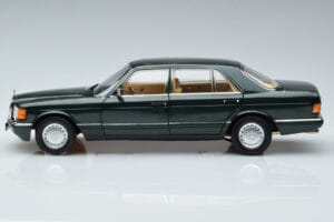 Mercedes 560 SEL W126 Tamsiai Žalia Metalinė Norev 1:18 B66040682 Metalas - nuotrauka 4 iš 7