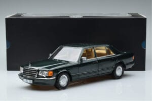 Mercedes 560 SEL W126 Tamsiai Žalia Metalinė Norev 1:18 B66040682 Metalas - nuotrauka 7 iš 7