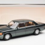 Mercedes 560 SEL W126 Night Žalias Metalinis Dealer Edition Norev 1:18 - image 8 of 8