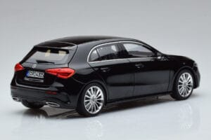 Mercedes A-Class W177 AMG Line Norev 1:18 183861 Metalas - nuotrauka 3 iš 7