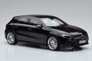 Mercedes A-Class W177 AMG Line Norev 1:18 183861 Metalas - nuotrauka 5 iš 7