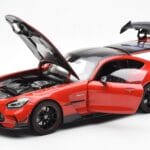 Mercedes AMG GT Black Series Raudonas Asia Exclusive Norev 1:18 - image 2 of 8