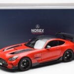 Mercedes AMG GT Black Series Raudonas Asia Exclusive Norev 1:18 - image 8 of 8