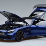 Mercedes AMG GT R C190 Spindinčiai Mėlynas AUTOart 1:18 76334 Metalas - image 2 of 7