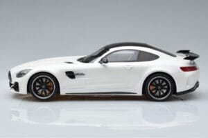 Mercedes AMG GT R Baltas GT Spirit 1:18 KJ021 Derva - nuotrauka 3 iš 6