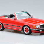 Mercedes AMG SL500 R107 Raudonas Otto 1:18 - image 4 of 6