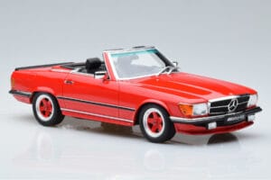 Mercedes AMG SL500 R107 Raudonas Otto 1:18 OT962 Derva - nuotrauka 4 iš 6