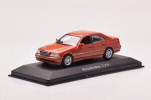 Mercedes C-Class W202 C220 Oranžinis Metalinis Dealer Edition Minichamps 1:43 B66005747 Metalas - nuotrauka 2 iš 4