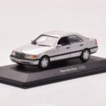 Mercedes C-Class W202 C220 Sidabrinis Minichamps 1:43 - image 2 of 4