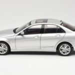 Mercedes C-Class W204 Avantgarde Sidabrinis AUTOart 1:18 - image 4 of 8