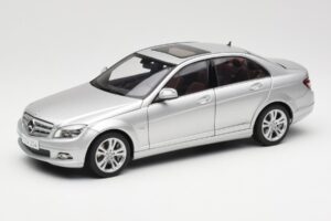 Mercedes C-Class W204 Avantgarde Sidabrinis AUTOart 1:18