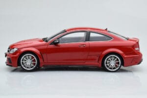 Mercedes C63 AMG W204 Black Series Raudonas GT Spirit 1:18 GT065 Derva - nuotrauka 3 iš 6