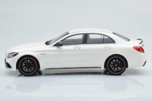 Mercedes C63S AMG W205 Baltas GT Spirit 1:18 B66960370 Derva - nuotrauka 3 iš 6