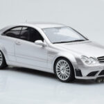 Mercedes CLK63 AMG C209 Coupe Sidabrinis Otto 1:18 - image 4 of 6