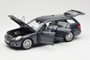 Mercedes E-Class S212 T-Model Tenorit Pilkas Metallic Minichamps 1:18 B66962447 Metalas - nuotrauka 2 iš 8