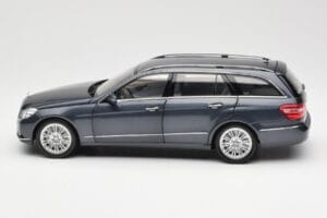 Mercedes E-Class S212 T-Model Tenorit Pilkas Metallic Minichamps 1:18 B66962447 Metalas - nuotrauka 4 iš 8