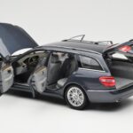 Mercedes E-Class S212 T-Model Tenorit Pilkas Metallic Minichamps 1:18 - image 5 of 8