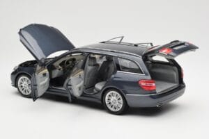 Mercedes E-Class S212 T-Model Tenorit Pilkas Metallic Minichamps 1:18 B66962447 Metalas - nuotrauka 5 iš 8