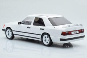 Mercedes E-Class W124 Tuning Baltas MCG 1:18 MCG18343 Metalas - nuotrauka 5 iš 6