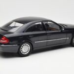 Mercedes E-Class W211 Mėlynas Metallic Kyosho 1:18 - image 3 of 8