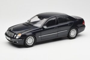 Mercedes E-Class W211 Mėlynas Metallic Kyosho 1:18