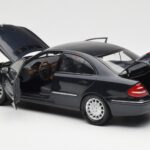 Mercedes E-Class W211 Mėlynas Metallic Kyosho 1:18 - image 5 of 8