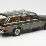 Mercedes 230T W123 T-Model Žalias Metalinis Norev 1:18 - image 3 of 8