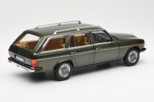 Mercedes 230T W123 T-Model Žalias Metalinis Norev 1:18 183730 Metalas - nuotrauka 3 iš 8