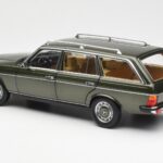 Mercedes 230T W123 T-Model Žalias Metalinis Norev 1:18 - image 7 of 8