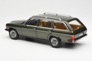 Mercedes 230T W123 T-Model Žalias Metalinis Norev 1:18 183730 Metalas - nuotrauka 7 iš 8