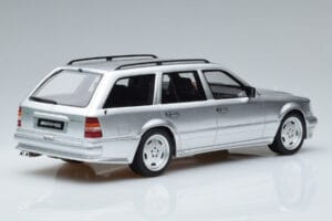 Mercedes E36 AMG S124 Sidabrinis Otto 1:18 OT889 Derva - nuotrauka 2 iš 6