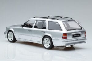 Mercedes E36 AMG S124 Sidabrinis Otto 1:18 OT889 Derva - nuotrauka 5 iš 6