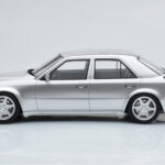 Mercedes E500 W124 Sidabrinis Otto 1:18 - image 3 of 6