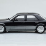 Mercedes E60 AMG W124 Juodas Otto 1:18 - image 3 of 6