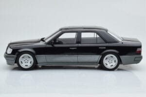 Mercedes E60 AMG W124 Juodas Otto 1:18 OT131 Derva - nuotrauka 3 iš 6