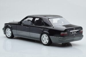 Mercedes E60 AMG W124 Juodas Otto 1:18 OT131 Derva - nuotrauka 5 iš 6