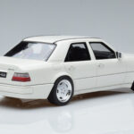 Mercedes E60 AMG W124 Baltas Otto 1:18 - image 2 of 6