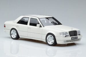 Mercedes E60 AMG W124 Baltas Otto 1:18 B66040640 Derva - nuotrauka 4 iš 6