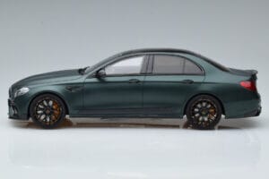 Mercedes E63 AMG Brabus 800 W213 Žalias GT Spirit 1:18 GT208 Derva - nuotrauka 3 iš 6
