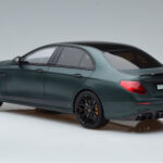 Mercedes E63 AMG Brabus 800 W213 Žalias GT Spirit 1:18 - image 5 of 6