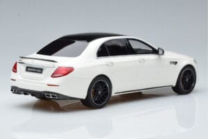 Mercedes AMG E63 S W213 Baltas GT Spirit 1:18 B66965711 Derva - nuotrauka 2 iš 6