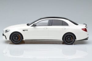 Mercedes AMG E63 S W213 Baltas GT Spirit 1:18 B66965711 Derva - nuotrauka 3 iš 6