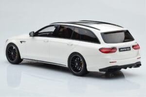 Mercedes AMG E63 S S213 T-Model Baltas GT Spirit 1:18 GT795 Derva - nuotrauka 5 iš 6