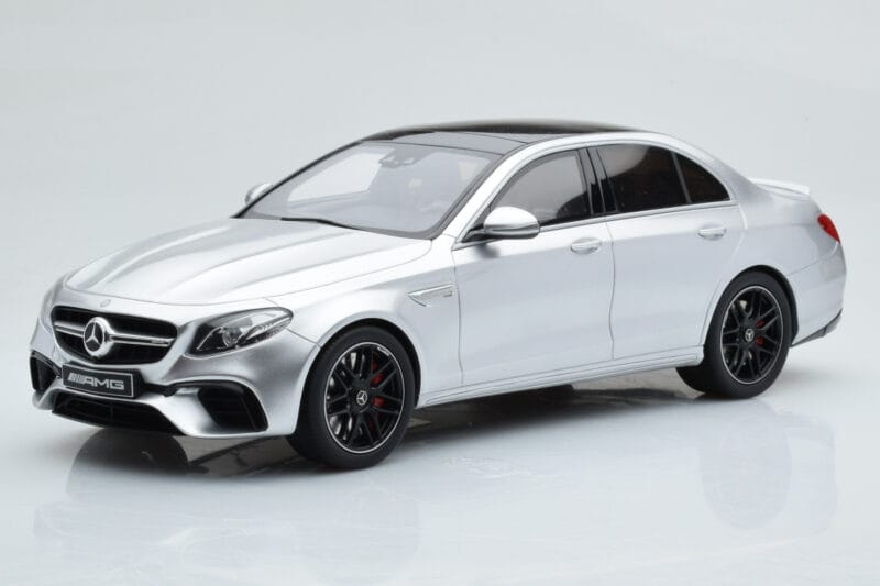 Mercedes AMG E63 S W213 Sidabrinis GT Spirit 1:18