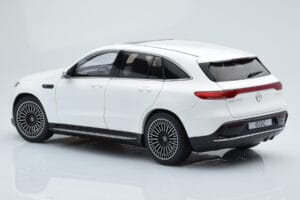Mercedes EQC 400 Diamond Baltas NZG 1:18 B66963756 Metalas - nuotrauka 7 iš 8