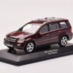 Mercedes GL X164 Karneolis Raudonas Minichamps 1:43 - image 2 of 4