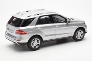 Mercedes M-Class W166 Iridium Sidabras Metalinis Minichamps 1:18 B66960064 Metalas - nuotrauka 3 iš 8